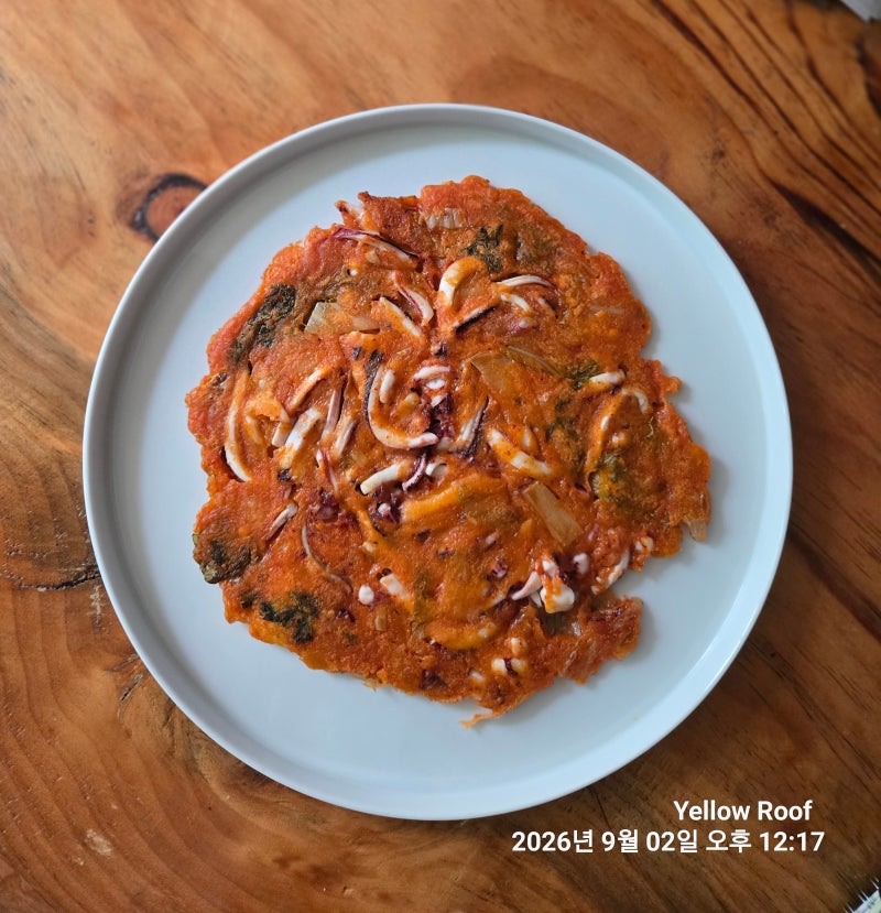'오징어 김치부침개' 겉은 바삭하고 속은 촉촉한 비법