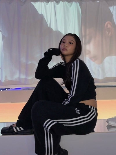 벌써 대란… 제니 X 아디다스 콜라보 신상 품절되기 전 오프라인 판매처 및 제품 총정리