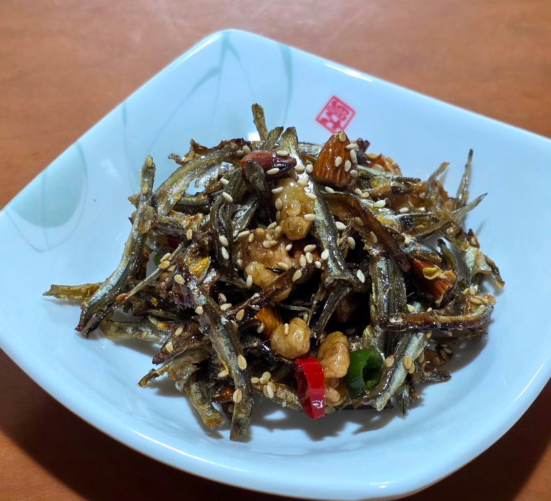 중멸치볶음 맛있게 만드는 법 호두 아몬드 넣은 고소한 멸치볶음