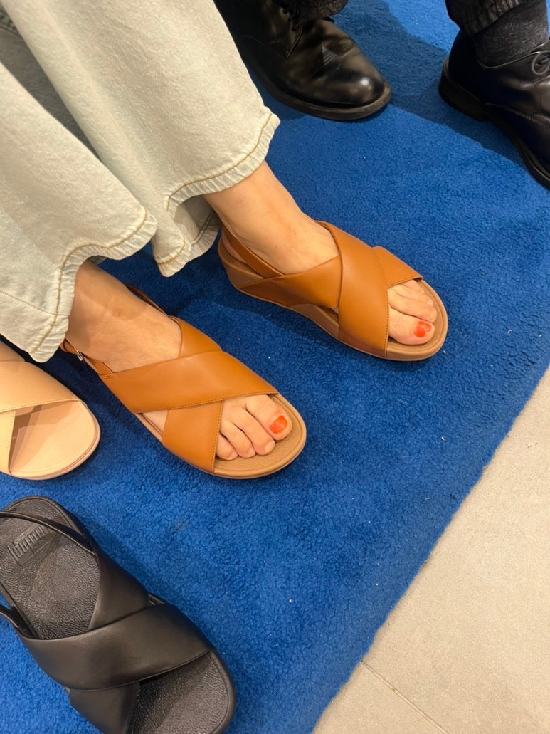 [fitflop(핏플랍) 리뷰] 엄마 시어머니 선물 족저근막염 발 편한 여름 신발 추천 내돈내산 부산 ....