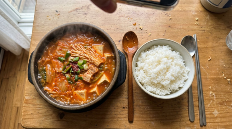 묵은지 김치찌개 신맛 군내 잡는 법 step 4 레시피