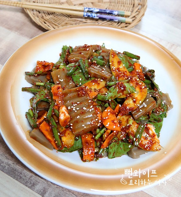 도토리묵무침 레시피, 탱글한 도토리묵 입맛 살리는 양념