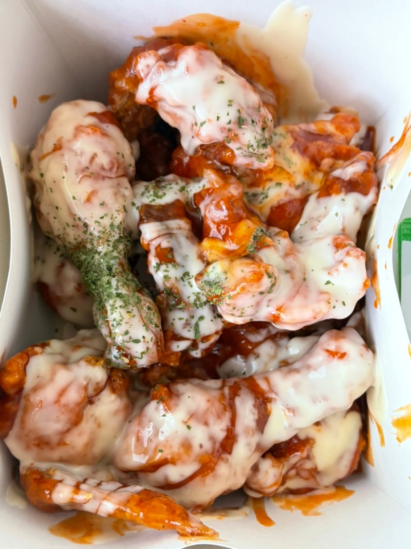 처갓집 슈프림 양념 치킨 칼로리 당류 순살 뼈 비교 맵찔이 기준 소스 맵기