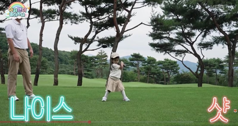 “38개월 맞아?” 박인비 딸 인서, 골프채 잡더니 칩샷까지