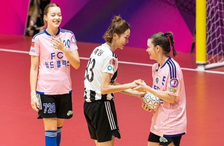 <b>골 때리는 그녀들</b> 230회 박하얀 탑걸 VS 이상은 원더우먼