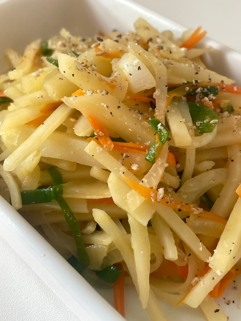 부서지지 않는 감자채볶음 레시피 | 분말육수로 감칠맛을 더한 감자볶음