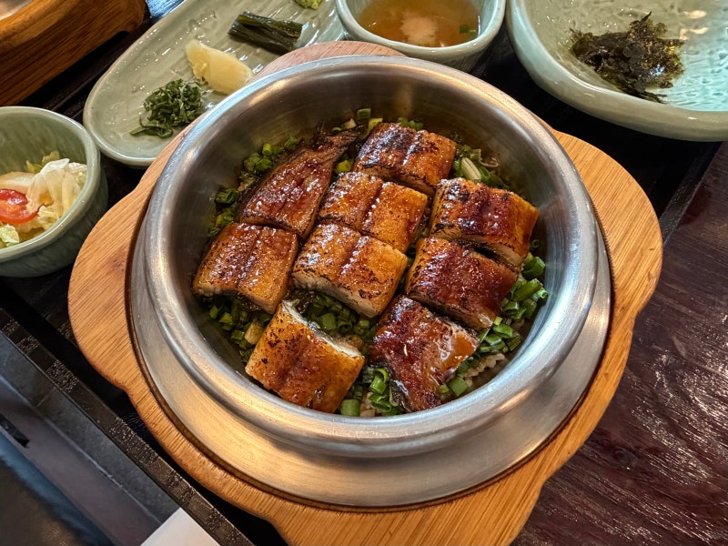 부산 광안리 밥집 한식 맛집 '솔솥' 스테이크, 장어 솥밥 후기