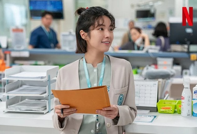 하영, 일본 넷플릭스 4분 영상에 한국 발칵…"친일 조상이 아니라 배우를 봐라" 갈림길