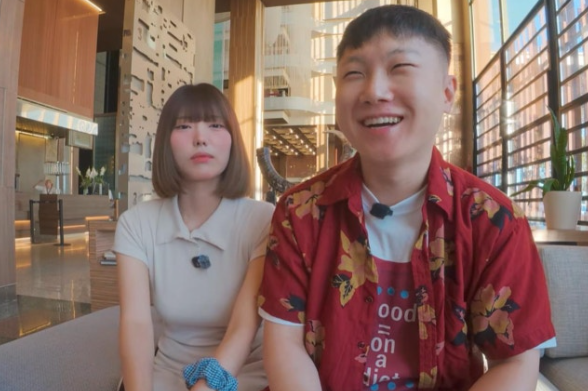 모태솔로라더니…39세 빠니보틀♥13살 연하 메로나, 결혼 전 신혼여행 갔다는데