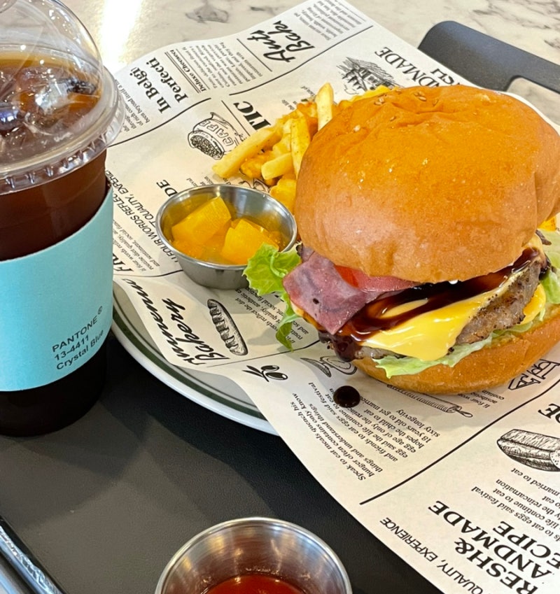 태안 신두리 해수욕장 오션뷰 맛집 수제버거 두리번