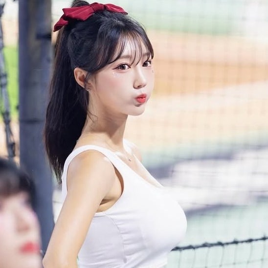 롯데에서 시작해 SSG, 그리고 대만까지… 이정윤 치어리더의 응원 무대는 계속 넓어지고 있다