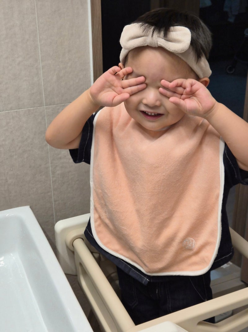 워시빕 추천 모데즈 아기목욕타올, 러닝타워로 44개월 혼자 세수 후기