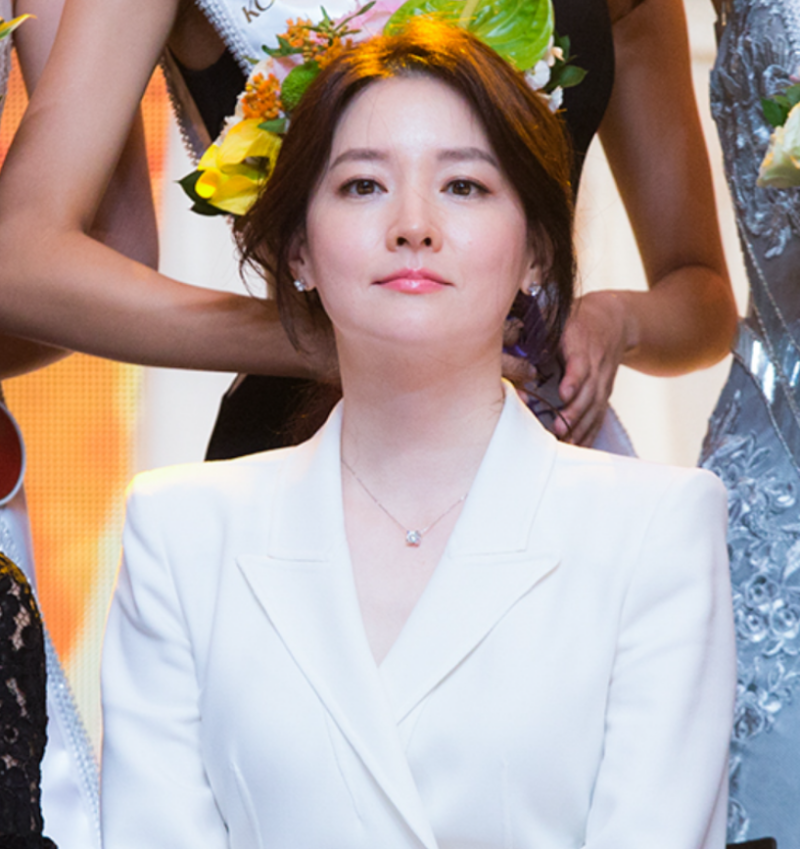 “이래서 민폐 심사위원이라 했구나” 이영애, 미스코리아 사이에서도 시선 싹쓸이