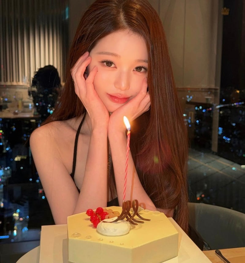 장원영, 22세에 2년 연속 올해의 브랜드 대상 화제