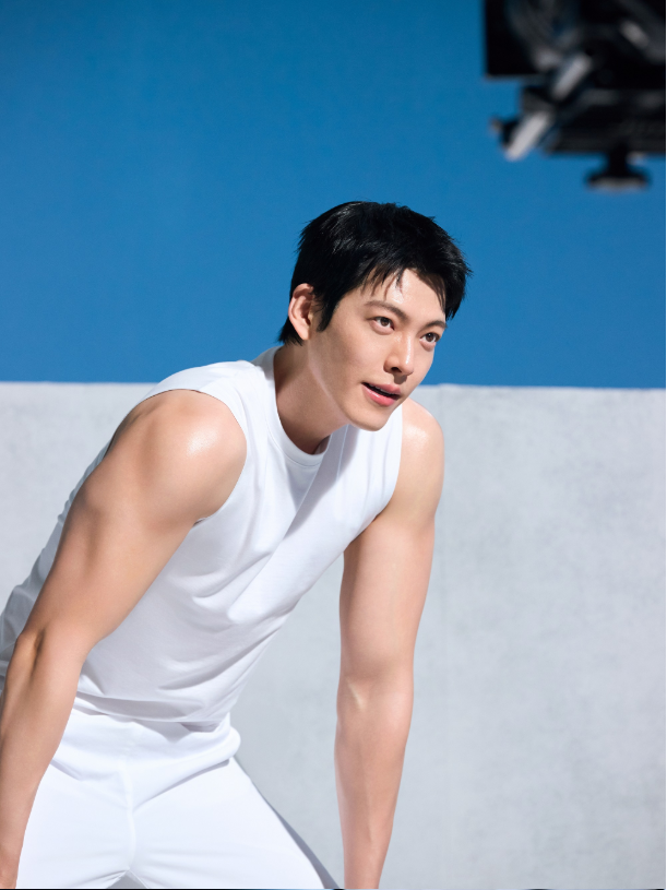 김우빈 프로필 나이 학력 아내 신민아 결혼, 투병까지 함께한 러브스토리
