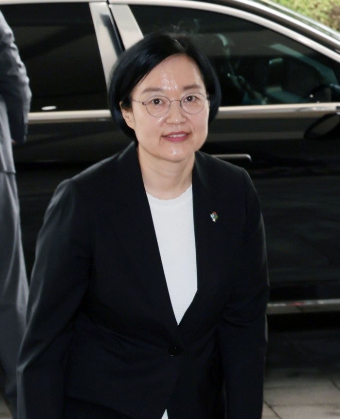 장관도 의원직도 다 하겠다더니… 용혜인, 첫 출근길서 결국 꺼낸 한마디