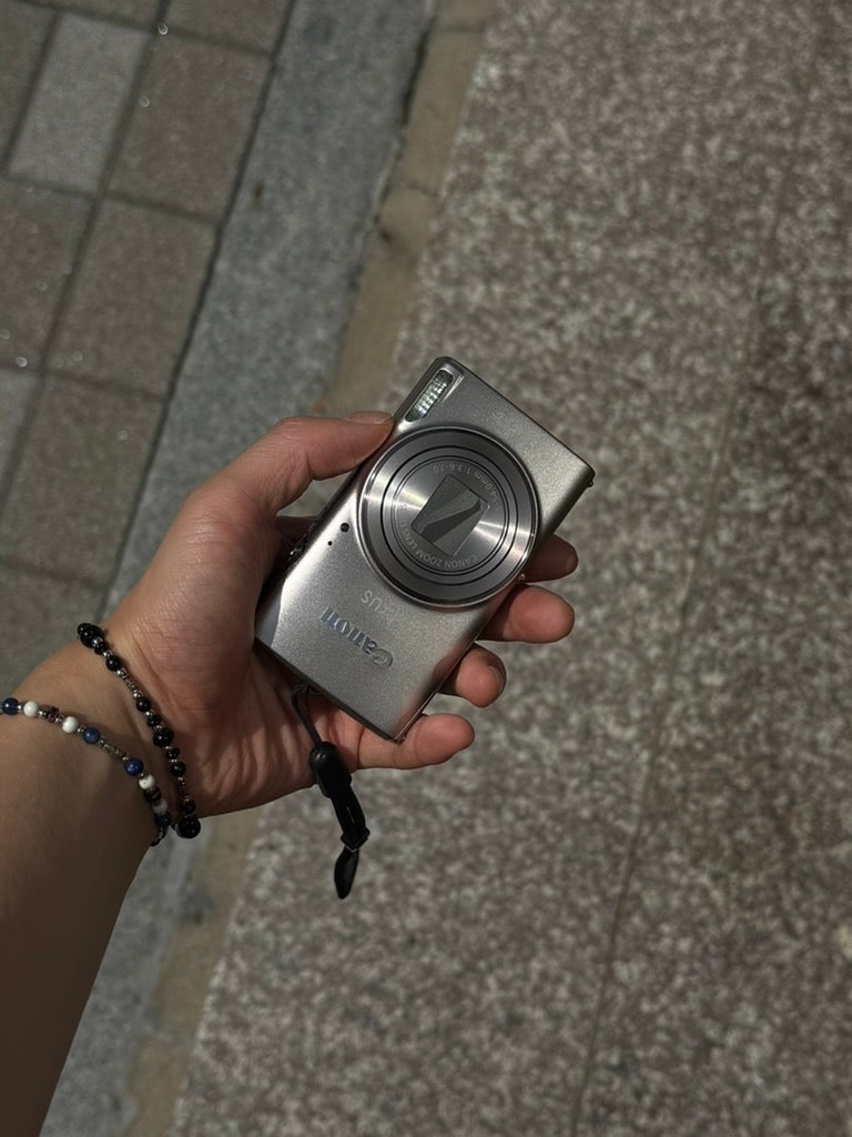 "2016년에 출시됐던 IXUS 285 HS가 IXUS 285 HS A라는 이름으로 다시 돌아왔다." [실사용 후기]