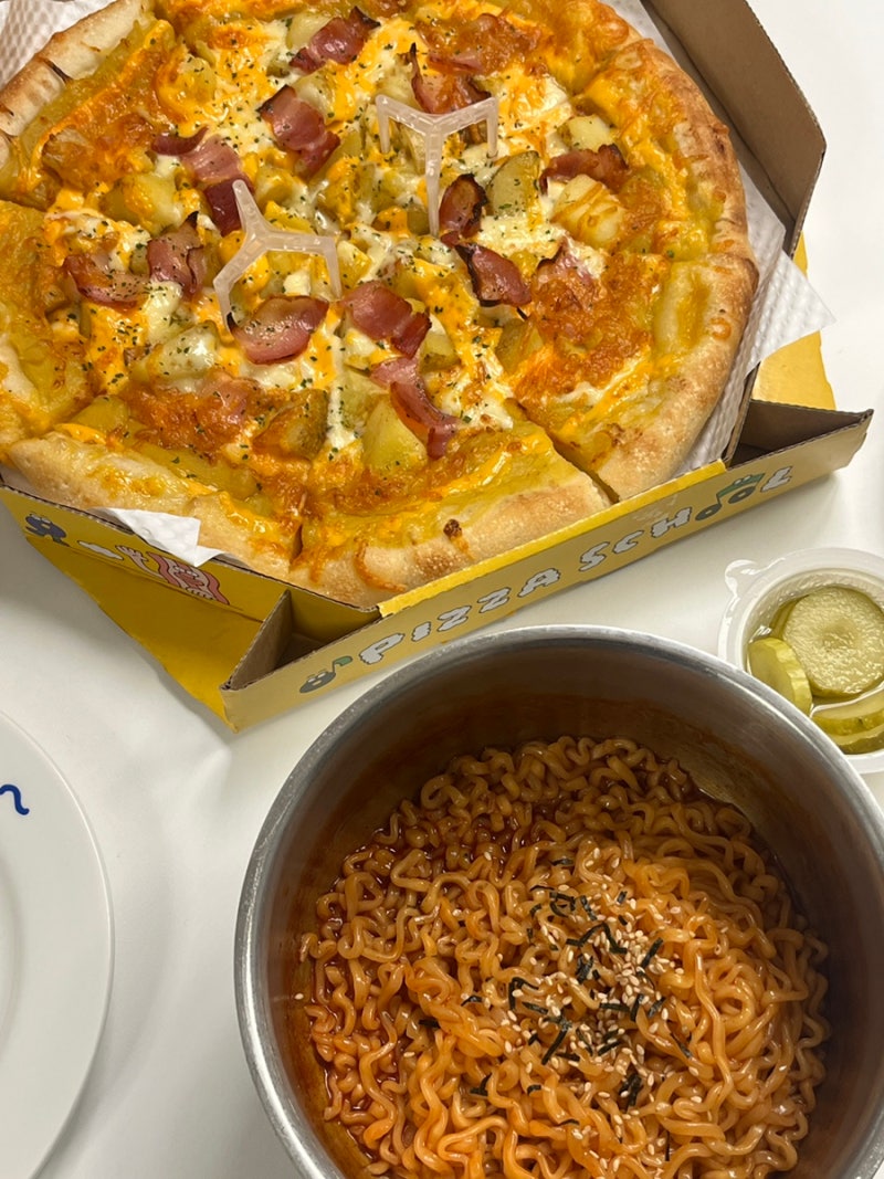 피자스쿨 오지치즈포테이토피자 + 불닭 조합 후기