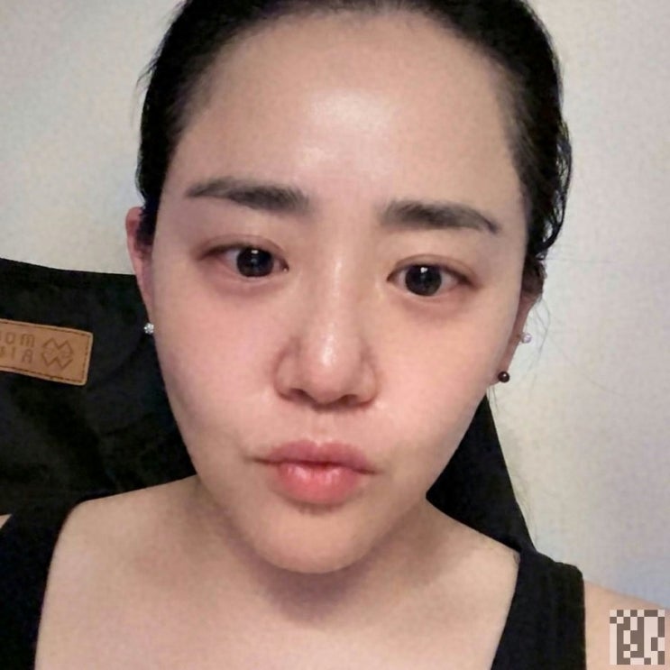 21년 전 스크린 속 어린 신부, 오늘은 누군가의 아내…<b>문근영 결혼</b> ....