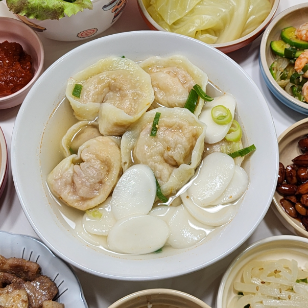 만두국 끓이는법 떡만두국 레시피 만둣국 든든한 한그릇 요리