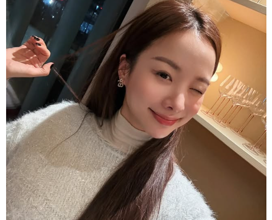"“보컬 트레이너 출신 맞아요?” 10년 무명과 투병 딛고 음원 씹어먹는 EXID 솔지 본체 갭차이....