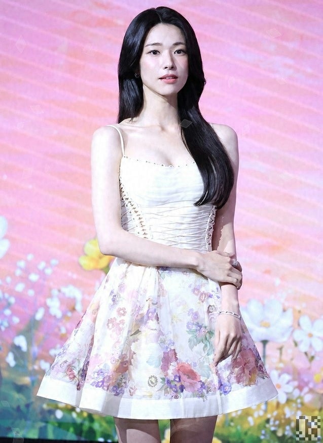 친일 논란 하영, 하루아침에 일본 넷플릭스 전면 광고…“한국에서 버린 배우를 왜 챙겨” ....