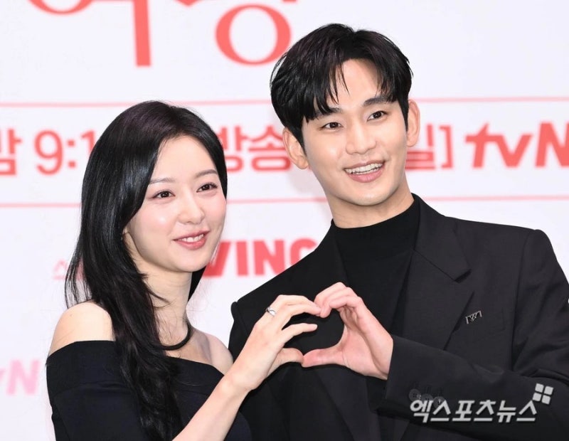 김지원은 의사로·김수현은 시상자로…'눈물의 여왕' 이후 2년 만에 나