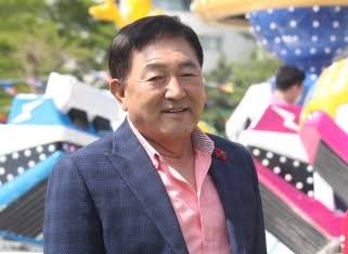 “매표소를 포클레인으로 밀어버렸다”…임채무가 37년째 두리랜드를 못 놓는 진짜 이유
