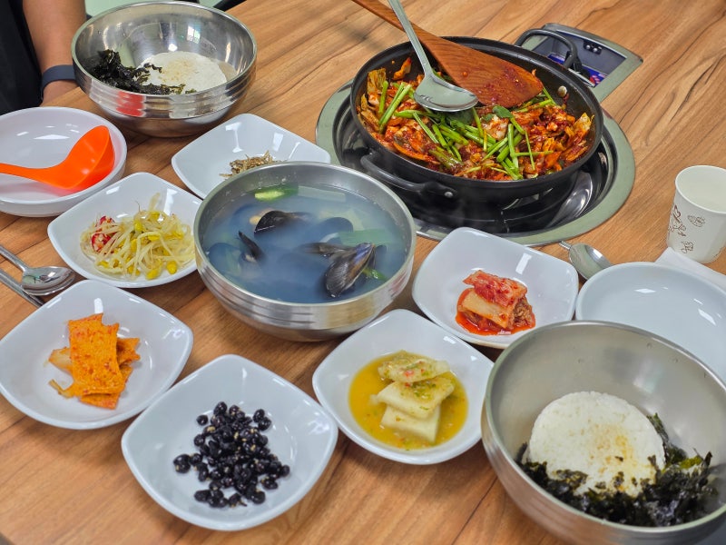여수 학동 맛집 용궁해물탕 낙지볶음 푸짐한 로컬 한식 후기