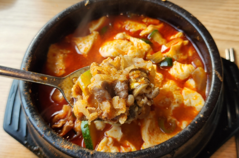 [요리/레시피] 얼큰하고 깊은 맛! '소고기 순두부찌개' 황금 레시피