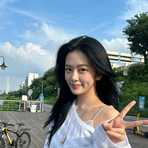 6만6000원 안녕즈 전시 예매 1위 안유진 프로필 학력 고향 재산 나이 가족 배우자 작품활동 사....