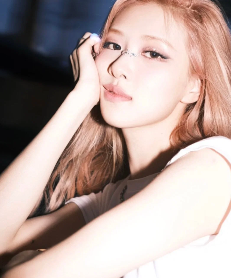 블랙핑크 로제 중국 밀크티 100억짜리 광고 거절한 이유는?