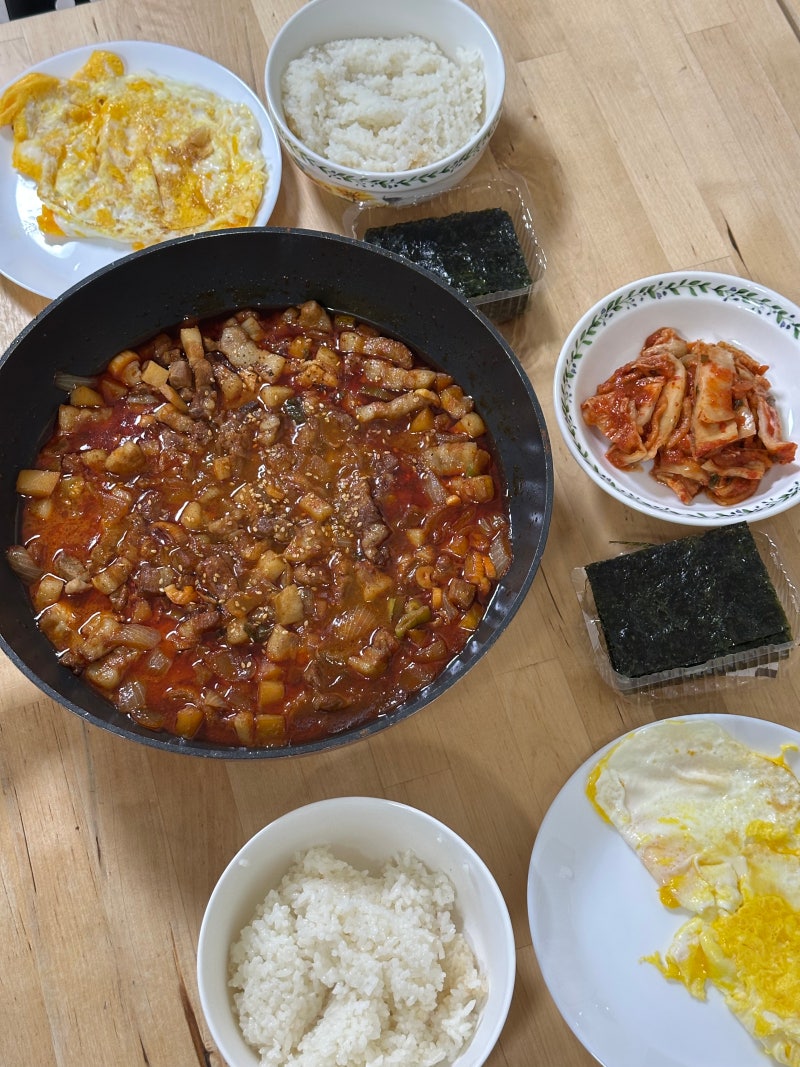 [집밥일기] 돼지감자짜글이 / 집밥메뉴추천 / 간단한 짜글이레시피 / 삼겹살짜글이