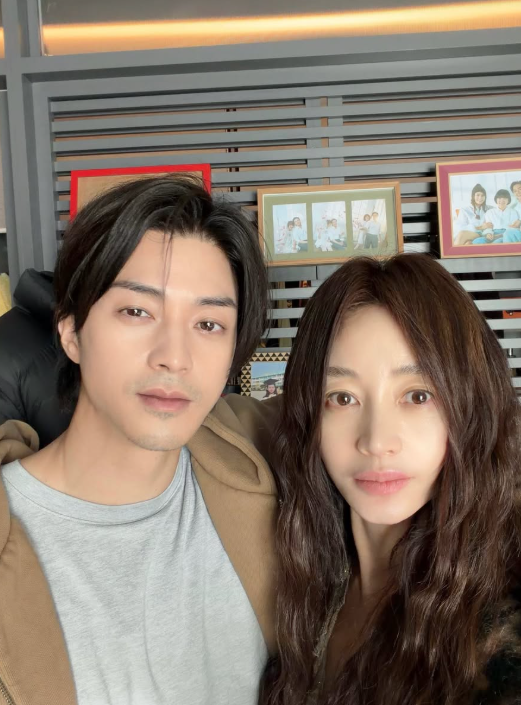 드라마 의상 대부분 사복이었다는 김지훈 프로필 학력 고향 재산 나이 가족 배우자 작품활동....