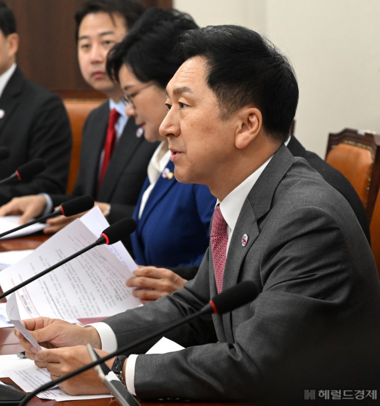 용혜인 성평등가족부 장관 후보자 '언더조직' 논란 총정리…지지율 ....