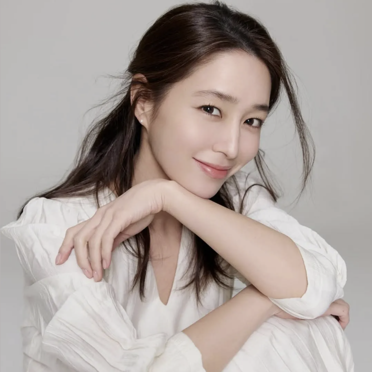배우 이민정 프로필 나이 고향 학력 출연작 남편 이병헌 아들 딸 결혼 MBTI