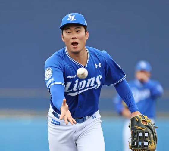 "이 타구 뭐야?" 삼성 이창용, 179km 총알타구가 대타 카드까지 바꿨다
