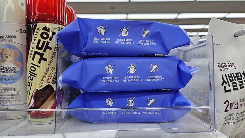 물 없이 이게 된다고? 다이소 신발 얼룩 생활꿀템 BEST 4