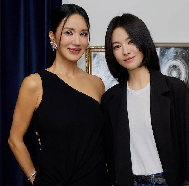송혜교 민낯 미모, 엄정화 파티서 '꾸안꾸'로 시선 압도