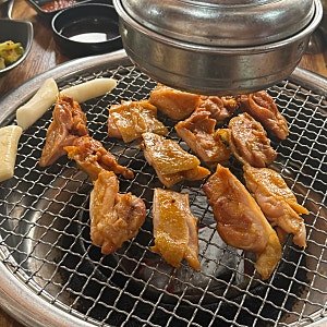 가평 여행 맛집 유명숯불닭갈비 매장 식사 및 포장 추천 후기