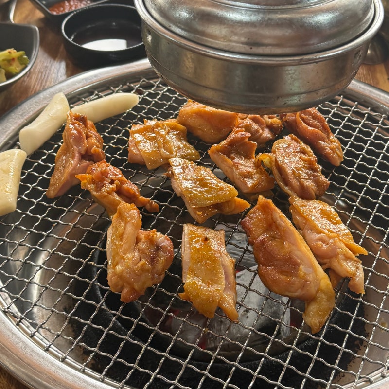 가평 여행 맛집 유명숯불닭갈비 매장 식사 및 포장 추천 후기