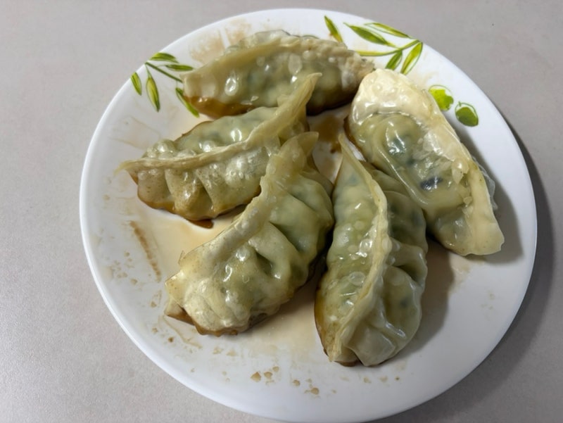 냉동만두! 아직도 찜기에 쪄드세요?! 이렇게 맛있고 쉬운 방법이 있는데?!?!