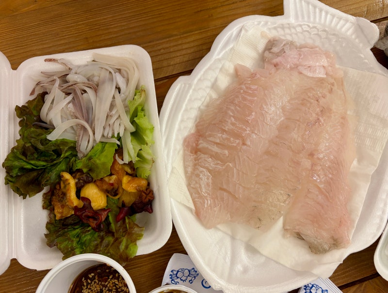 [강원도 양양] 후진활어센터 : 설악해수욕장 근처 회포장 / 노포 야장감성 횟집 / 4만원 회포....