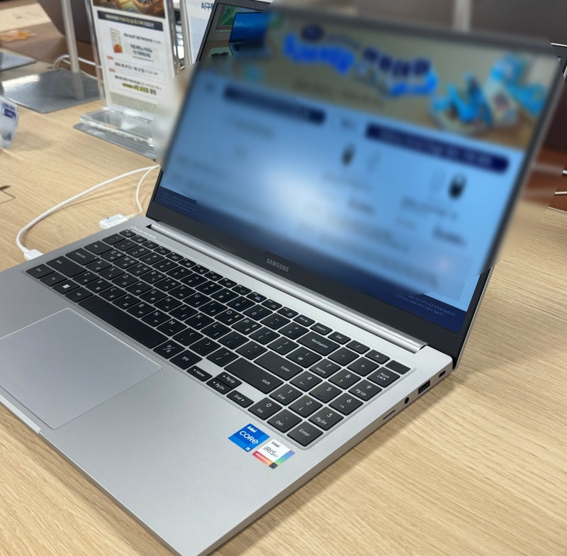 램16GB에 SSD512GB인데, 150만원 미만인 삼성노트북, 여전히 잘 팔리는 갤럭시북4 (솔직후기)