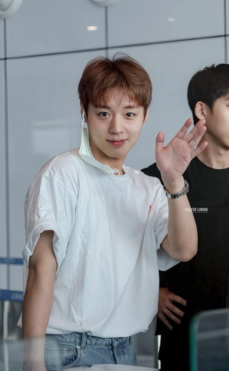 박지훈 ㅣ공항 귀여운 사진들