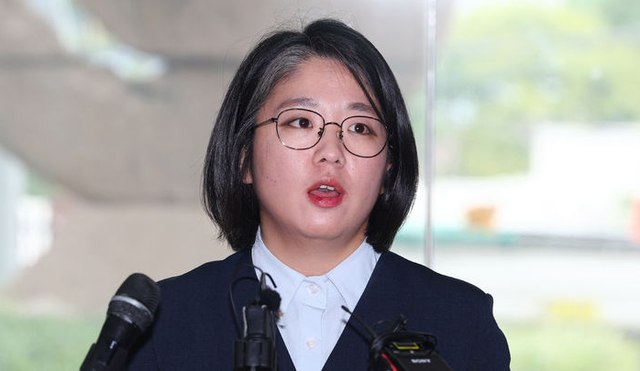 "가족<b>소득당</b>"이라 불리는 <b>기본소득당</b>…장관 후보자 남편이 사무총....