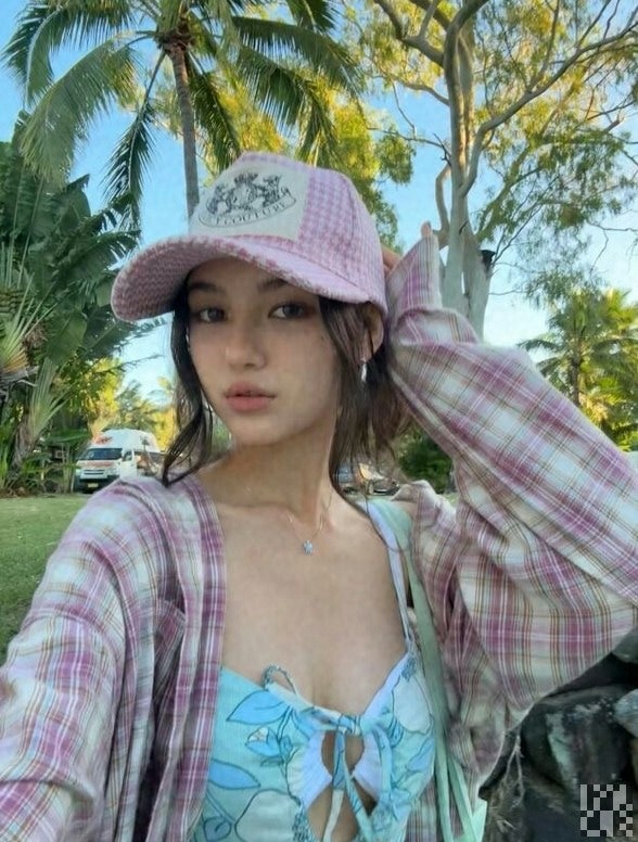 330억 소송 한복판, 다니엘이 수영복 입고 남긴 한마디…팬들 마음 복잡한 이유