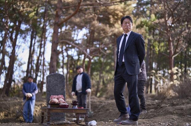 〈파묘〉 유해진이 또 오컬트를 택했다… 이번엔 ‘절대 가지 말라는 섬’에 아들 임시완이 ....