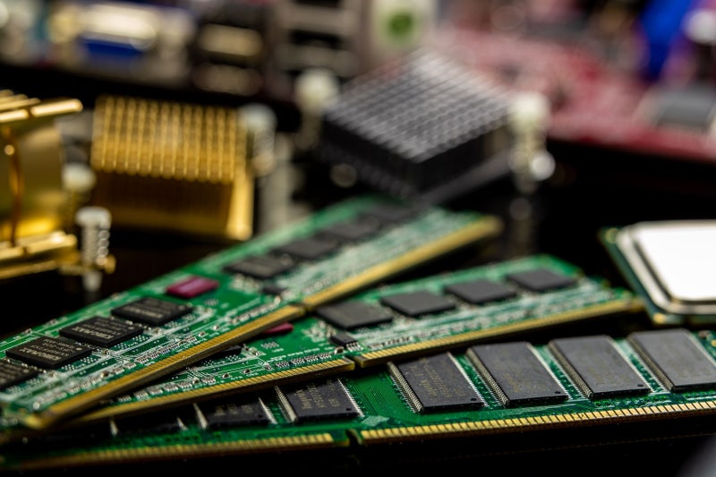 램값 폭등의 시대! 지금 구형 DDR4 시스템 맞춰도 실게임 프레임 잘 나올까? (DDR5 팩트 비교)