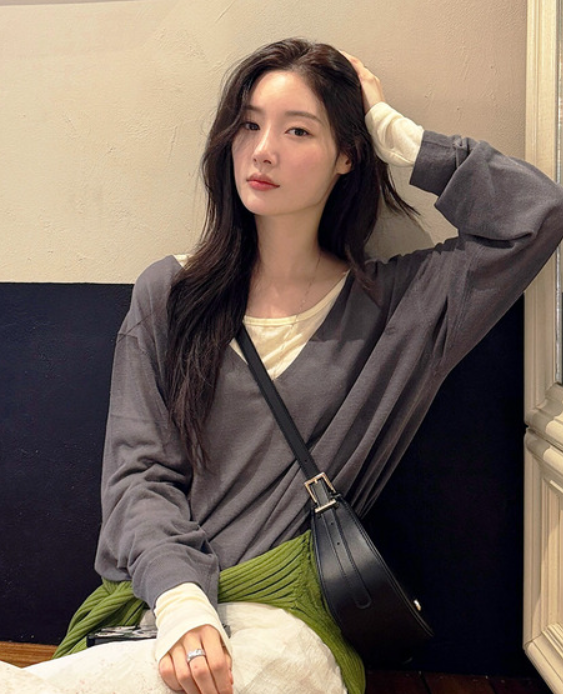 정채연 가방 17만원대 블랙백, 19차까지 완판된 건 뭐가 달랐을까